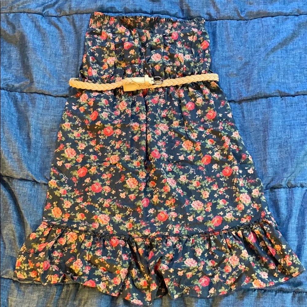 Strapless dress with belt